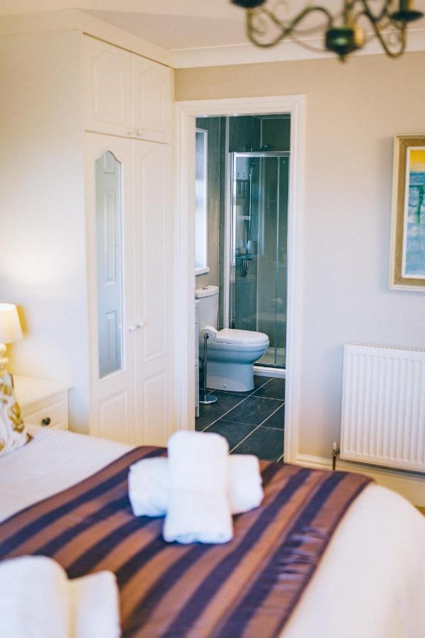 Ferlas Bed And Breakfast Penrhyndeudreath Eksteriør bilde